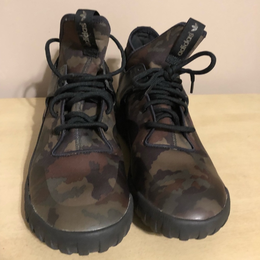 SB07.  Adidas Tubular X high